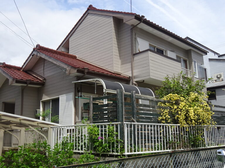 外壁塗装工事を失敗しないためにしっかりと管理者を付けましょう！豊橋市A町M様邸KFケミカルセミフロンアクア1液ラジカル制御水性塗料定期的に外壁塗装を行いお家を守りましょう。